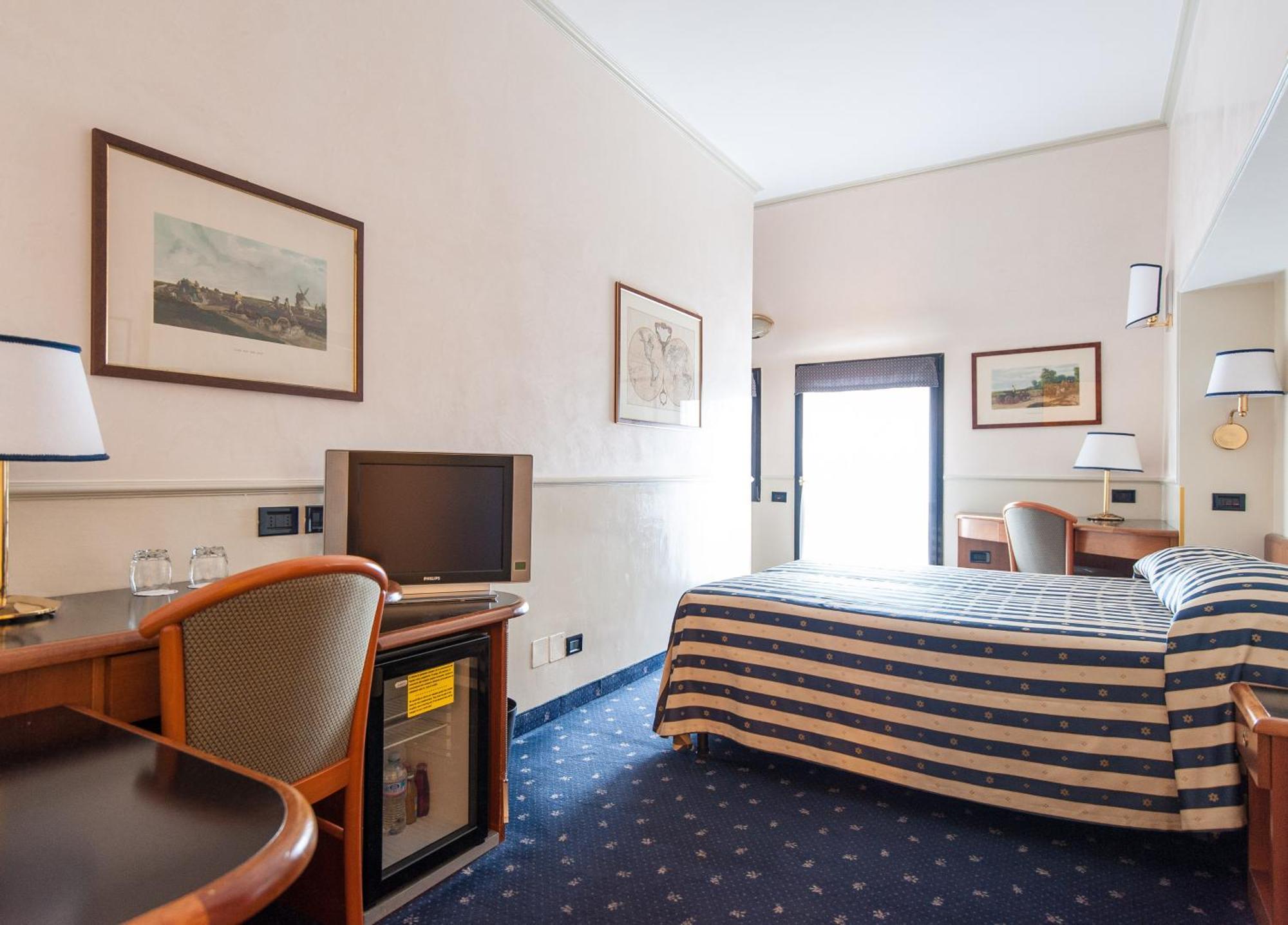 Hotel Flora — Fotos 1